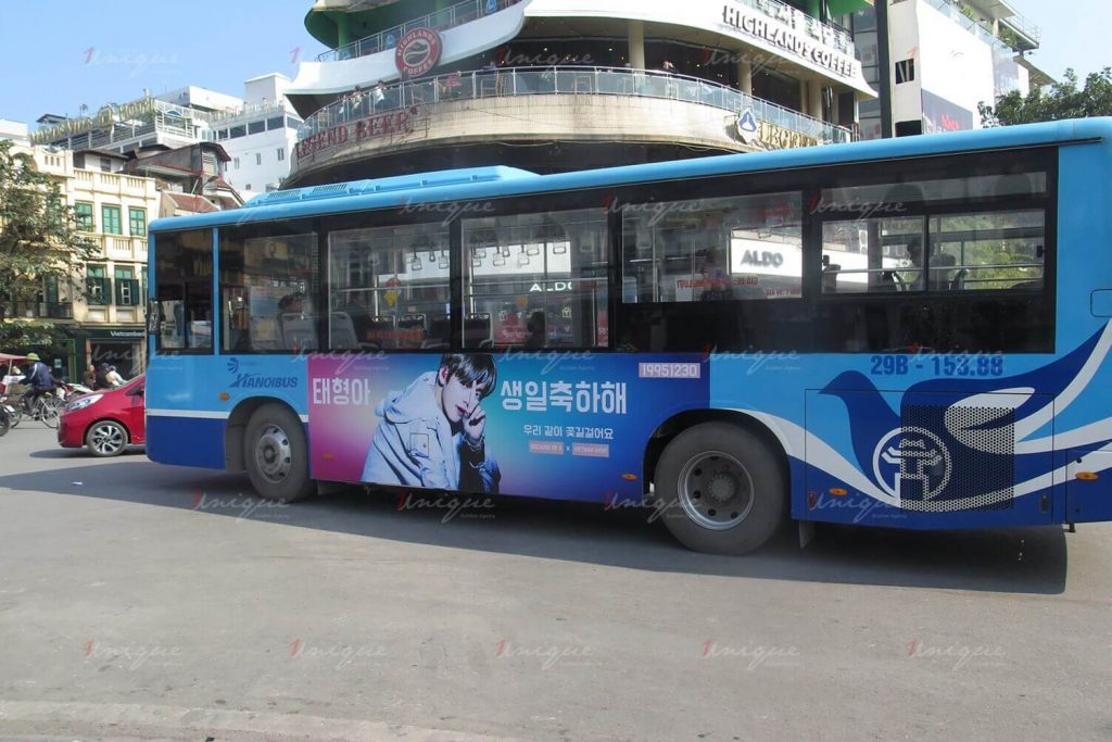 Chiến dịch quảng cáo trên xe bus chúc mừng sinh nhật Kim Taehyung BTS