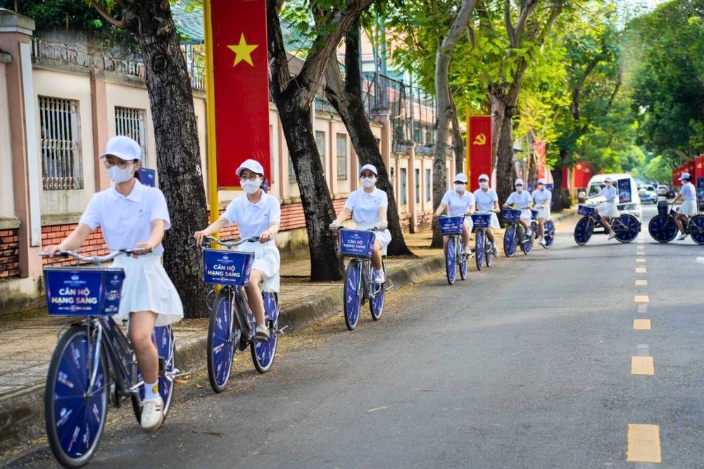 FanClub Media quảng cáo Roadshow xe máy & xe đạp cho thần tượng