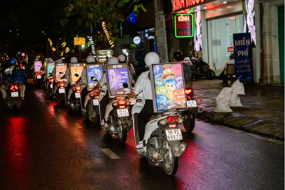 FanClub Media quảng cáo Roadshow xe máy & xe đạp cho thần tượng