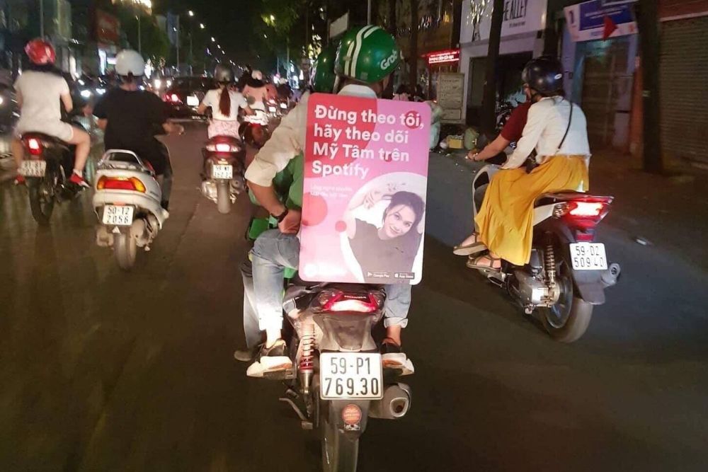 FanClub Media quảng cáo Roadshow xe máy & xe đạp cho thần tượng