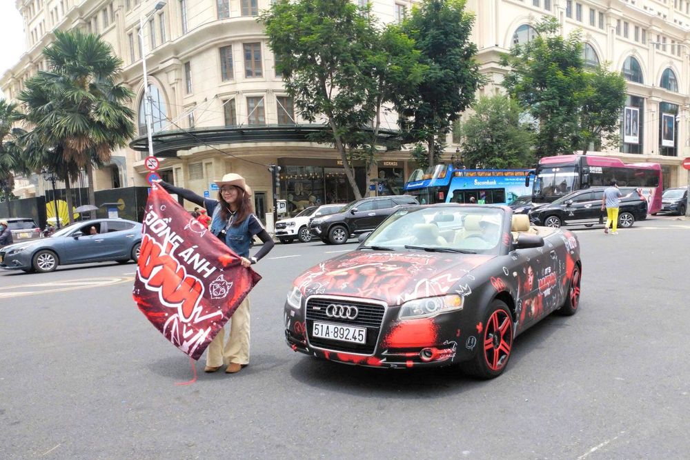 Dịch vụ Roadshow siêu xe, mui trần của FanClub Media Vietnam
