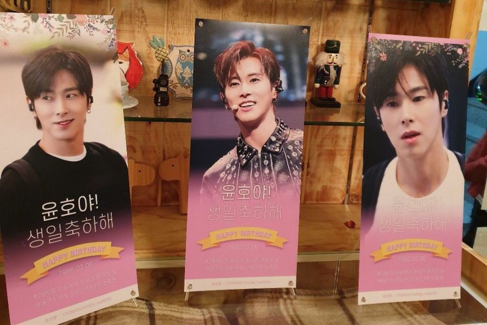 Dịch vụ thiết kế & dựng Standee quảng bá dành cho Idol