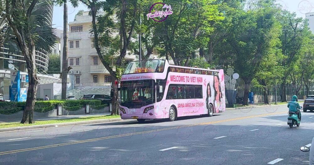 Hành trình Roadshow Bus 2 tầng đưa Jayna Angelina Stevens hiện diện khắp TP. HCM Hành trình Roadshow Bus 2 tầng đưa Jayna Angelina Stevens hiện diện khắp TP. HCM